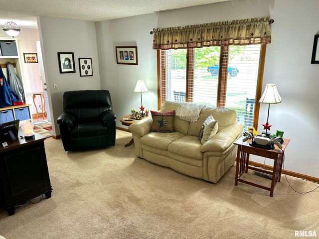 307 Westwinds Drive, Jacksonville, IL 62650