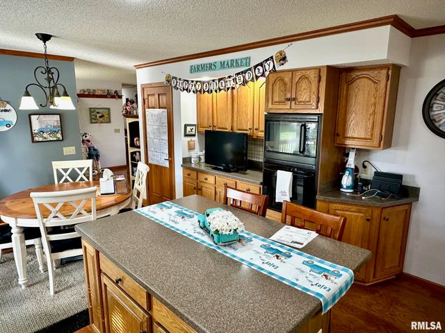 307 Westwinds Drive, Jacksonville, IL 62650