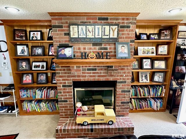 307 Westwinds Drive, Jacksonville, IL 62650