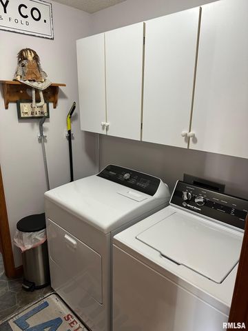 307 Westwinds Drive, Jacksonville, IL 62650