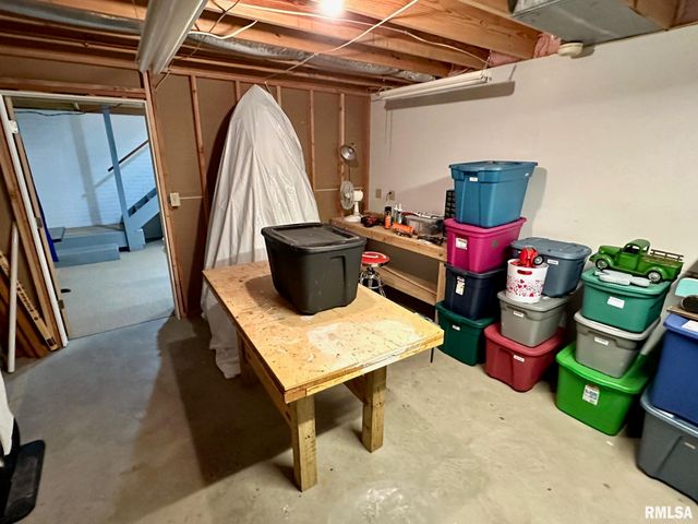 307 Westwinds Drive, Jacksonville, IL 62650