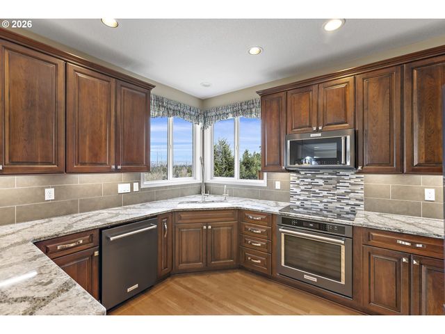 16490 Sw TAFT Ct, Beaverton, OR 97007