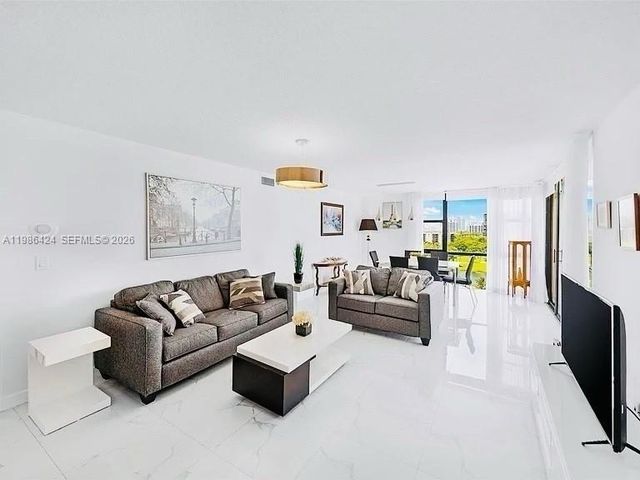 20301 W Country Club Drive 1023, Aventura, FL 33180