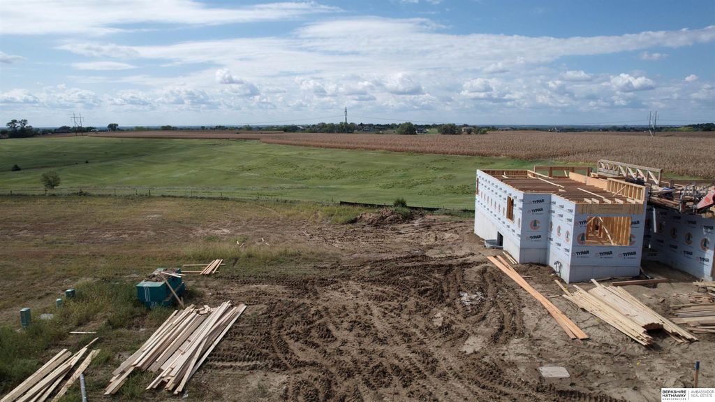 10910 S 222nd Street, Gretna, NE 68028