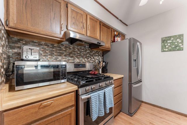 2544 Parnell AVENUE, Milwaukee, WI 53221