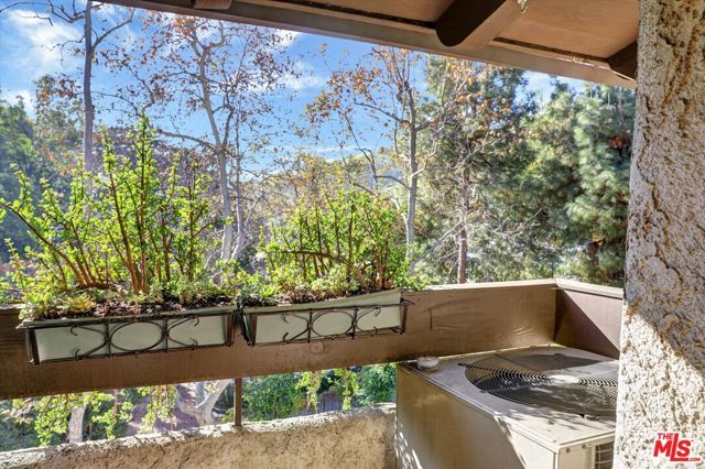 2700 E Cahuenga Boulevard 1301, Los Angeles, CA 90068