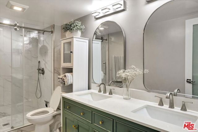 2700 E Cahuenga Boulevard 1301, Los Angeles, CA 90068