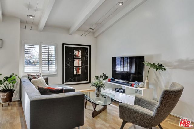 2700 E Cahuenga Boulevard 1301, Los Angeles, CA 90068