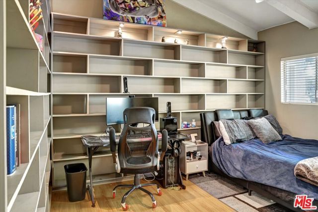 2700 E Cahuenga Boulevard 1301, Los Angeles, CA 90068