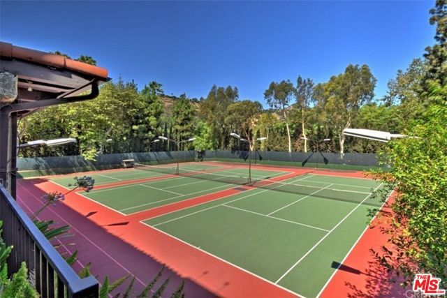 2700 E Cahuenga Boulevard 1301, Los Angeles, CA 90068