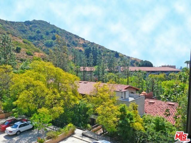 2700 E Cahuenga Boulevard 1301, Los Angeles, CA 90068