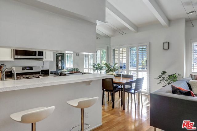 2700 E Cahuenga Boulevard 1301, Los Angeles, CA 90068