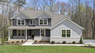 112 WHISPERING OAKS DR, Staunton, VA 24401