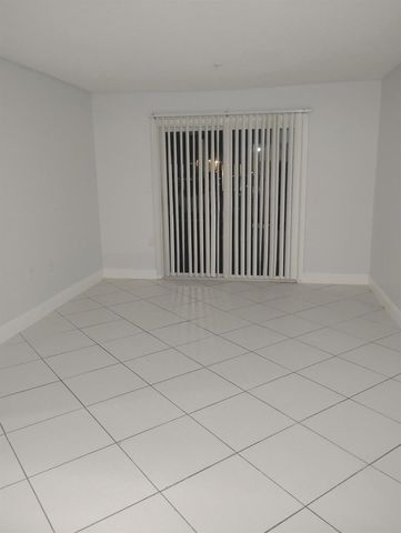 2313 N CONGRESS Avenue 18, Boynton Beach, FL 33426