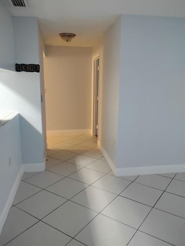 2313 N CONGRESS Avenue 18, Boynton Beach, FL 33426