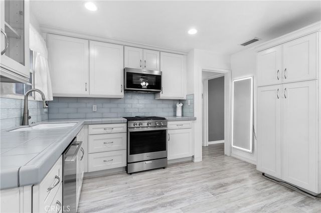 320 E 44th, Long Beach, CA 90807