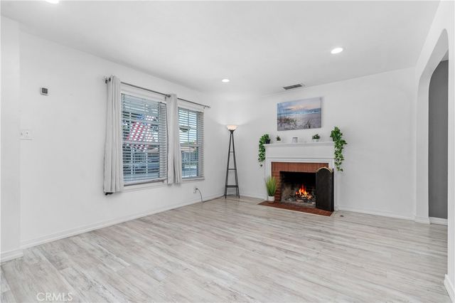 320 E 44th, Long Beach, CA 90807