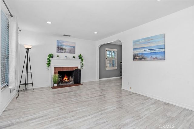 320 E 44th, Long Beach, CA 90807