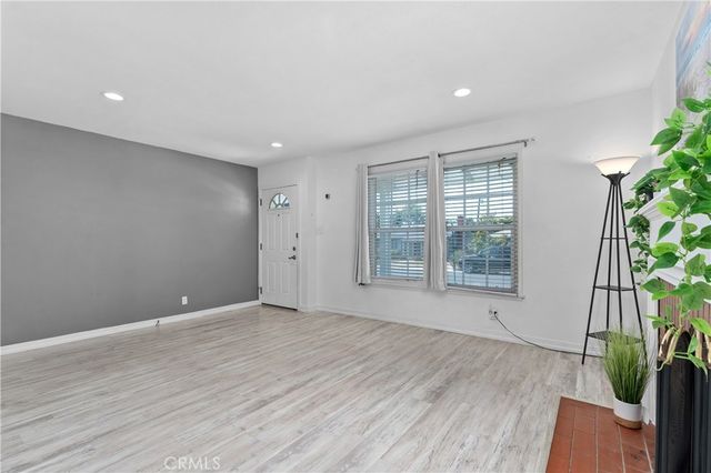 320 E 44th, Long Beach, CA 90807