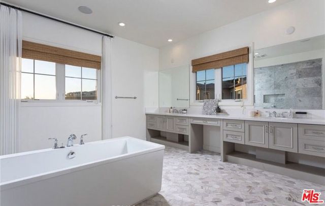 119 Lanzon, Irvine, CA 92602