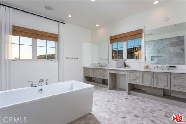 119 Lanzon, Irvine, CA 92602