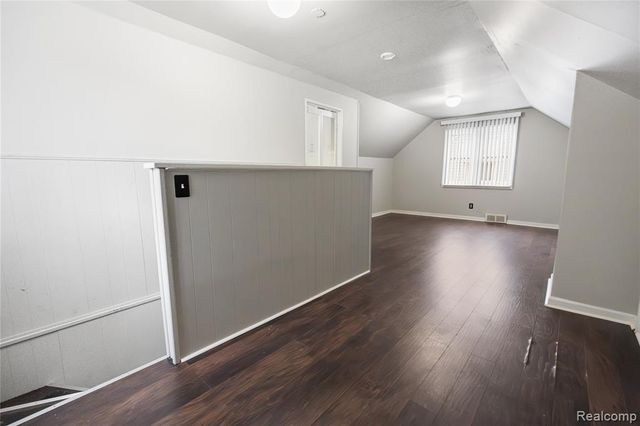 29510 John J Street, Roseville, MI 48066