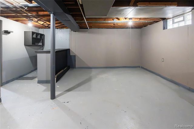 29510 John J Street, Roseville, MI 48066
