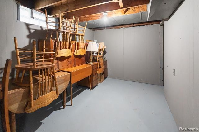 29510 John J Street, Roseville, MI 48066