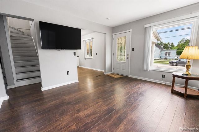 29510 John J Street, Roseville, MI 48066