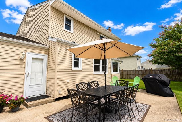 1453 10th Street, West Babylon, NY 11704