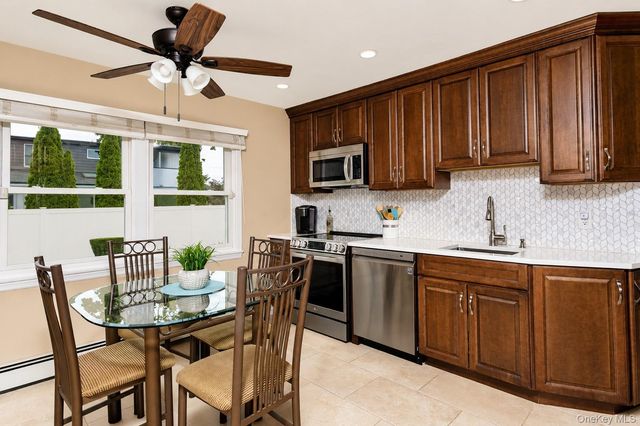 1453 10th Street, West Babylon, NY 11704