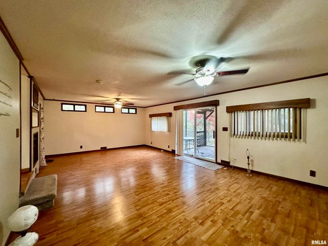 325 LAWNDALE Avenue, Creve Coeur, IL 61610