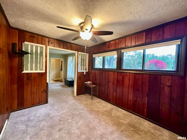 325 LAWNDALE Avenue, Creve Coeur, IL 61610