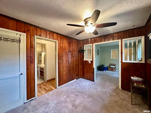 325 LAWNDALE Avenue, Creve Coeur, IL 61610