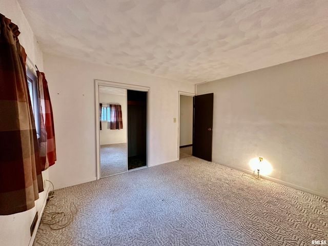 325 LAWNDALE Avenue, Creve Coeur, IL 61610