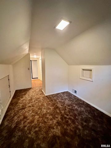 325 LAWNDALE Avenue, Creve Coeur, IL 61610