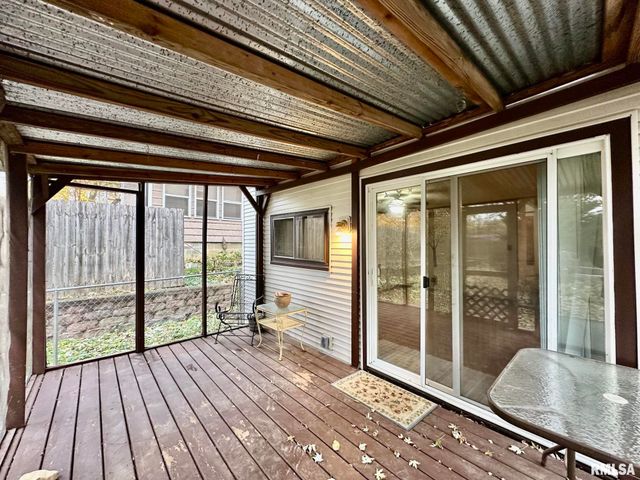 325 LAWNDALE Avenue, Creve Coeur, IL 61610