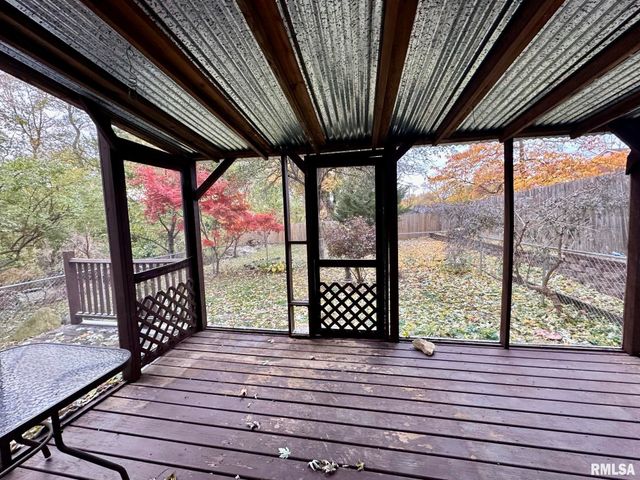 325 LAWNDALE Avenue, Creve Coeur, IL 61610