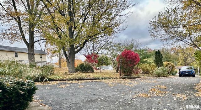 325 LAWNDALE Avenue, Creve Coeur, IL 61610