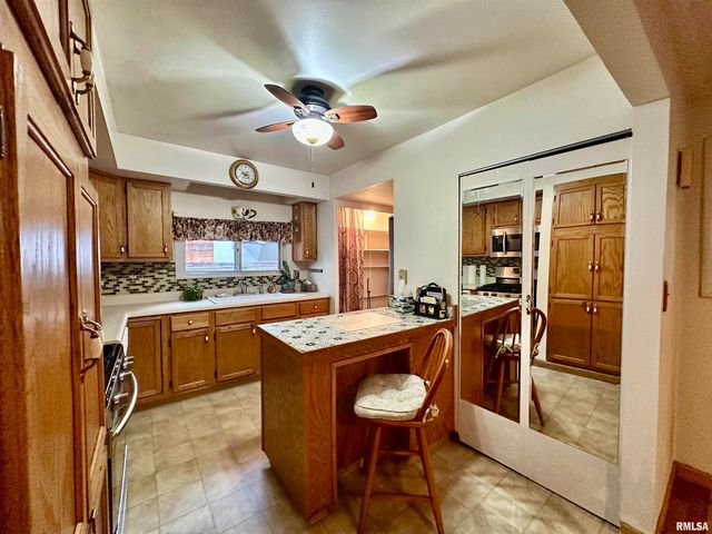 325 LAWNDALE Avenue, Creve Coeur, IL 61610