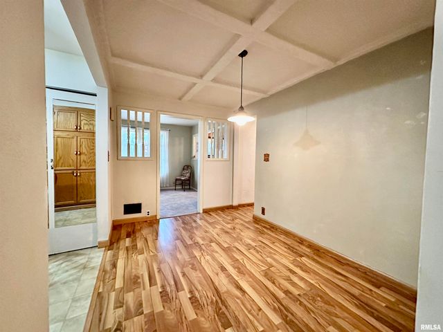 325 LAWNDALE Avenue, Creve Coeur, IL 61610