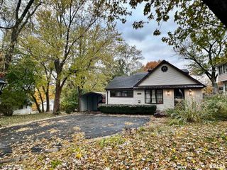 325 LAWNDALE Avenue, Creve Coeur, IL 61610