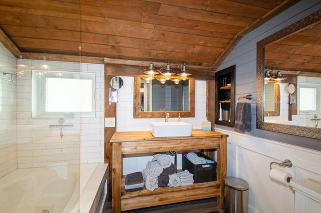 25565 Smithtown Road, Excelsior, MN 55331