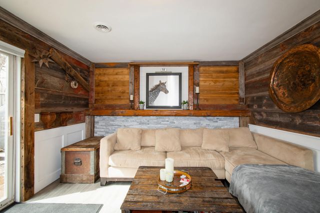 25565 Smithtown Road, Excelsior, MN 55331