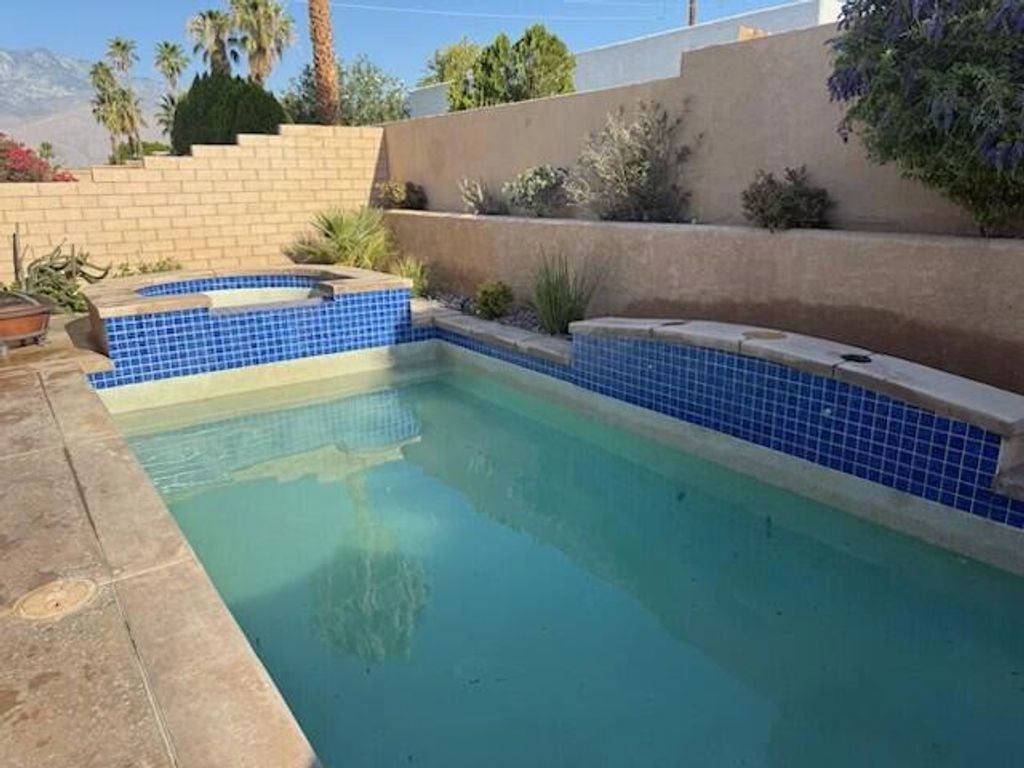 104 Shoreline Drive, Rancho Mirage, CA 92270