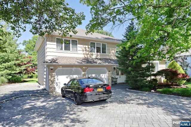 517 Pine Hill Road, Leonia, NJ 07605