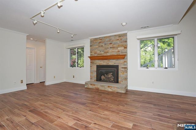 517 Pine Hill Road, Leonia, NJ 07605