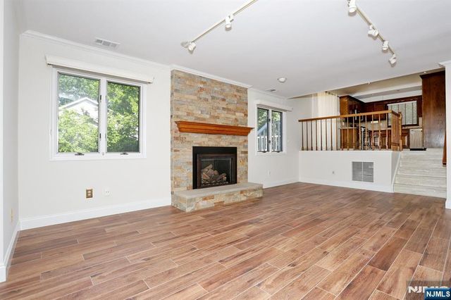 517 Pine Hill Road, Leonia, NJ 07605