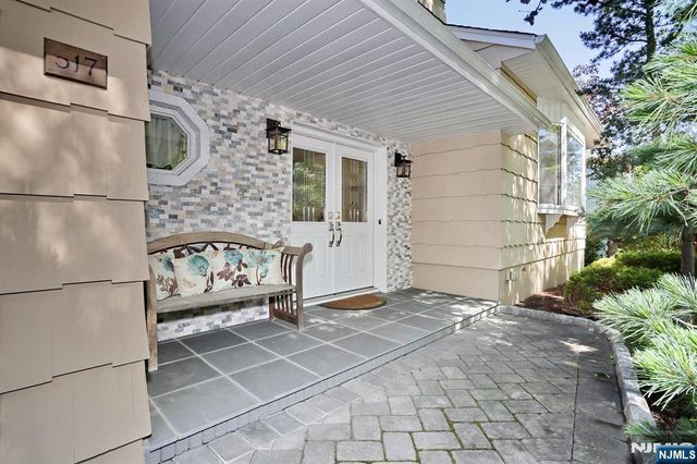 517 Pine Hill Road, Leonia, NJ 07605