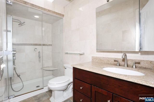 517 Pine Hill Road, Leonia, NJ 07605